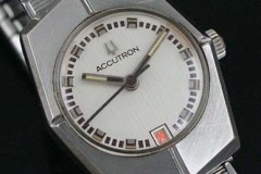bulovawatchaccutron1