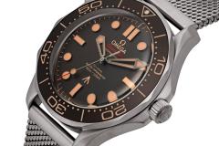 OMEGA-Seamaster-Diver-300M-James-Bond-007-42mm-Titanium-Automatic-Mens-Watch-2