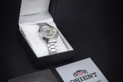 Vintage-modern-Orient-watch
