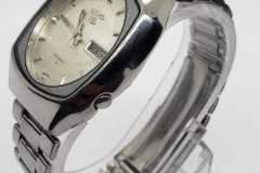 Vintage-Modern-Seiko-Watches-380